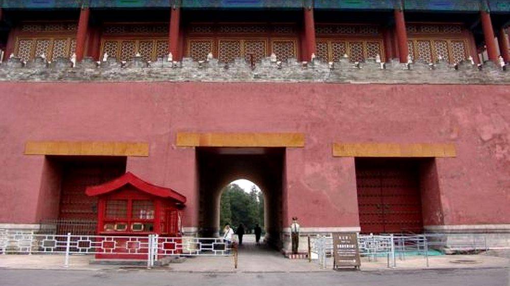 Puerta de la gloria occidental