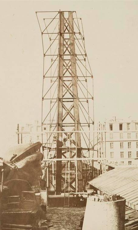 Estructura de la estatua en París