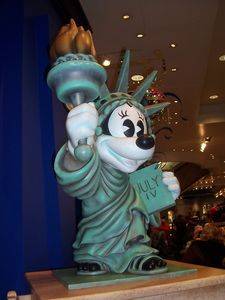 Minnie en Estatua de la Libertad