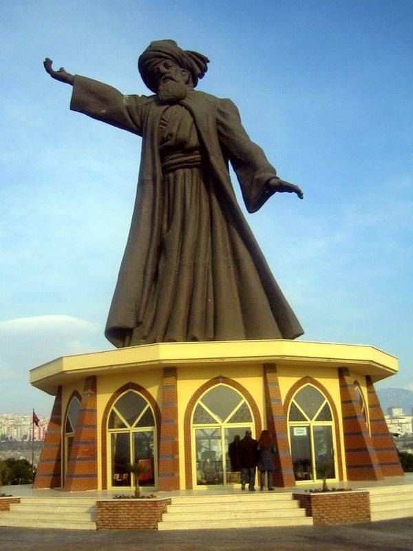 Estatua de Mevlana