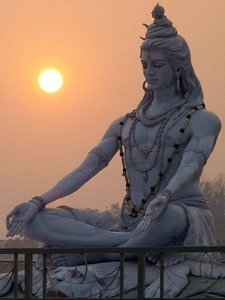 Estatua de Dios Shiva