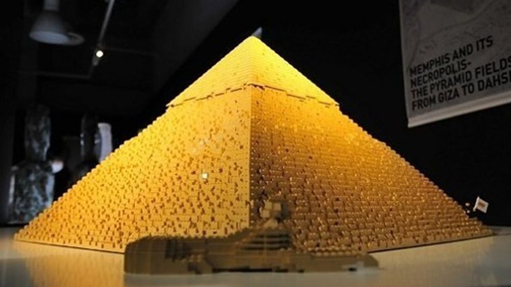Pirámide en lego