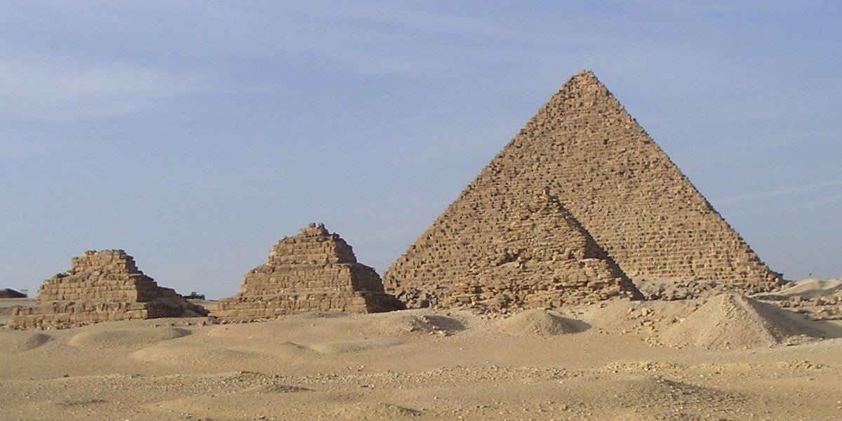 La pirámide de Micerinos y las pirámides de satélite.