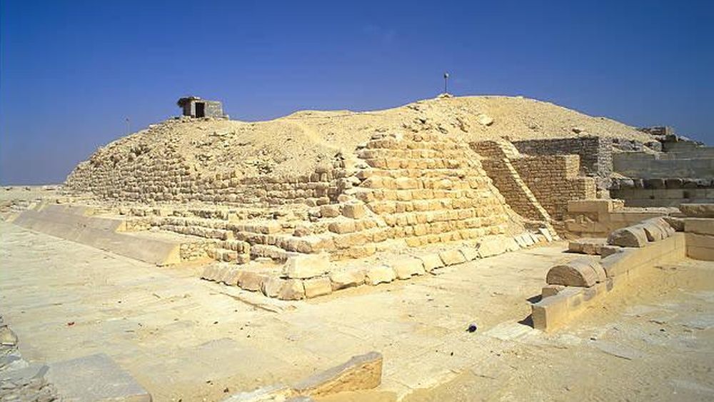 Pirámide con textos de Pepi