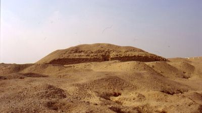 La pirámide de Khaba