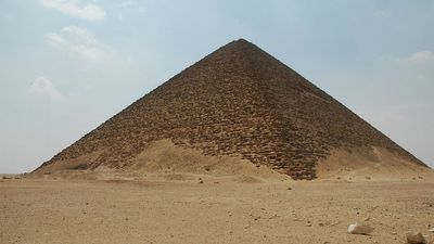 La pirámide roja
