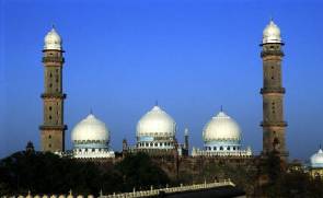La Taj-Ul-Masjid