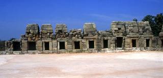 Los templos del sector oeste : Chausath