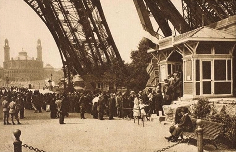 Entrada pública en 1890
