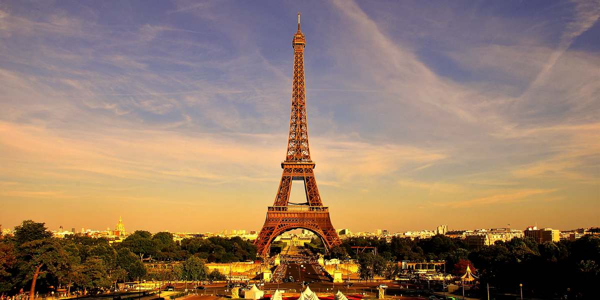 La torre Eiffel de noche