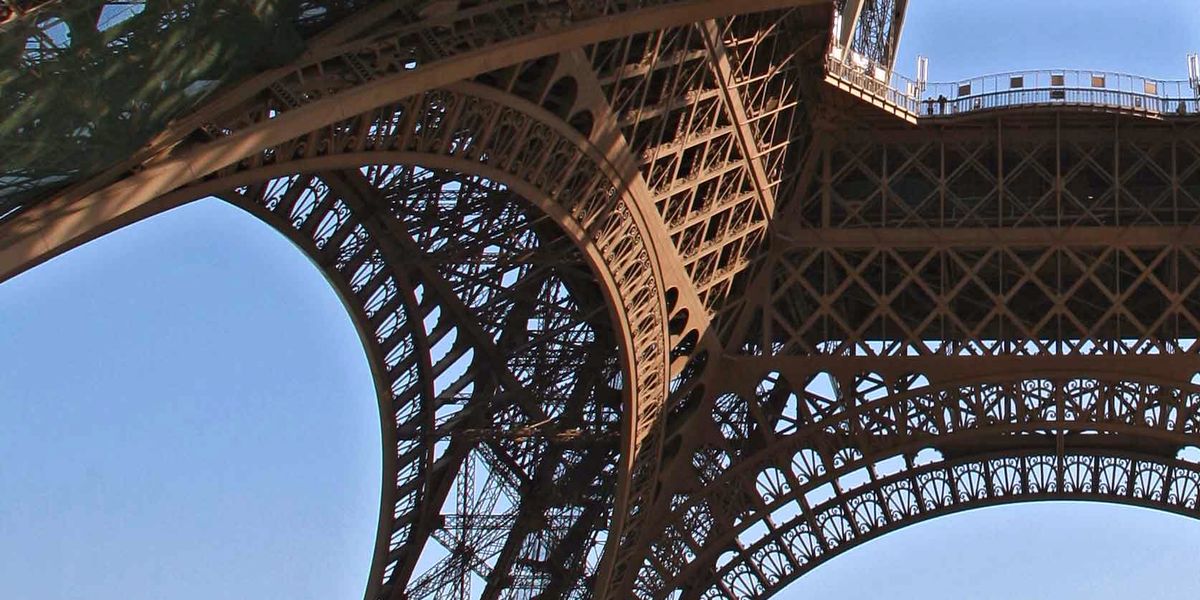 Detalle de la estructura de la torre Eiffel