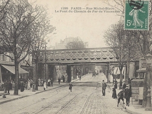 Puente ferroviario en París, Francia